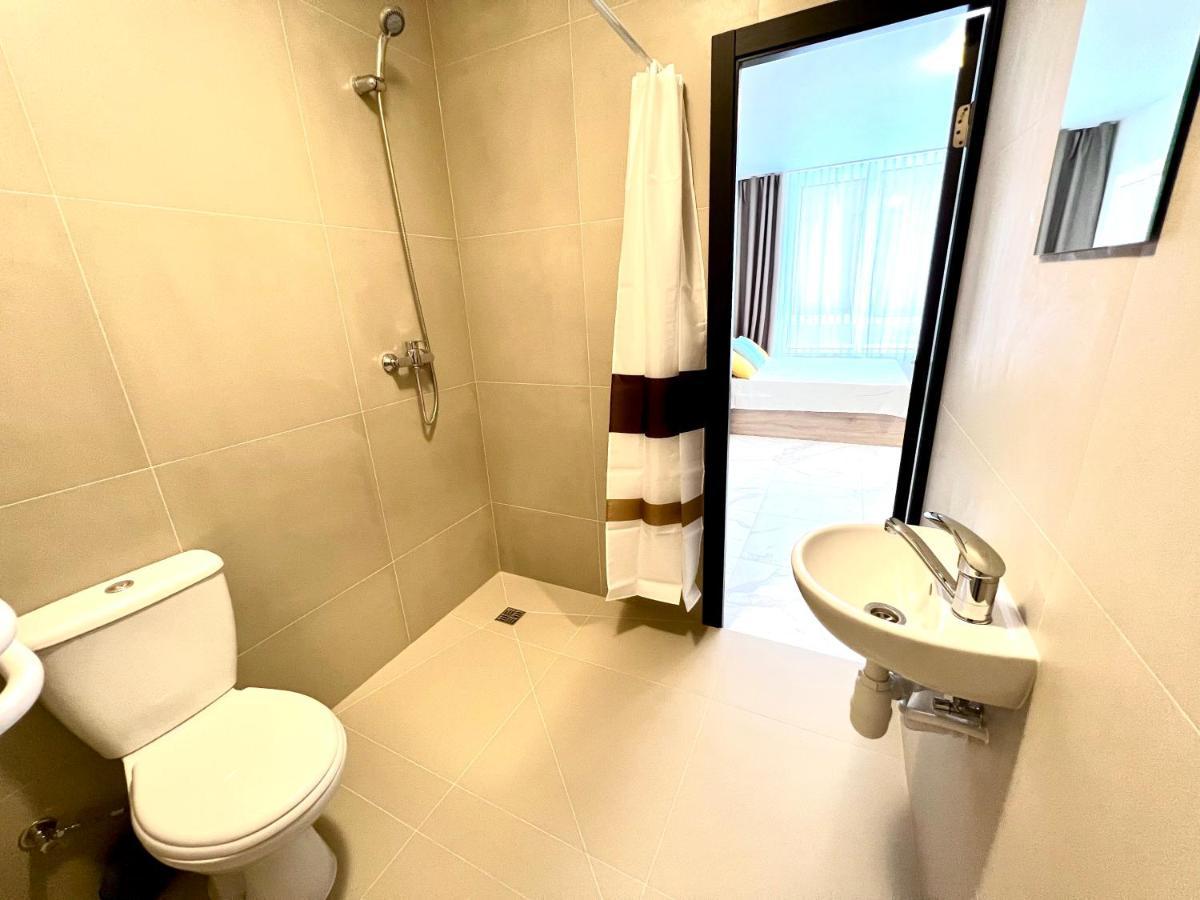 Osapart Hotel In A Complex Semycvit 2 Leopoli Esterno foto